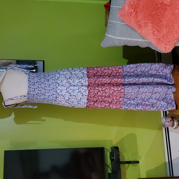 Dress - Picture 3 of 6